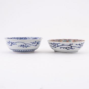 Two Japanese porcelain bowl, Edo-period, 19th Century.