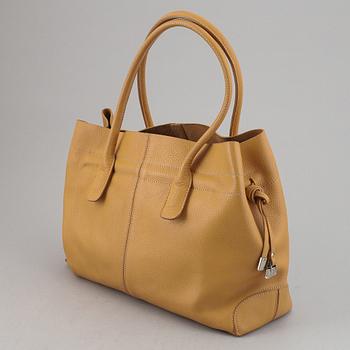 Tod's, a leather 'D-Bag'.