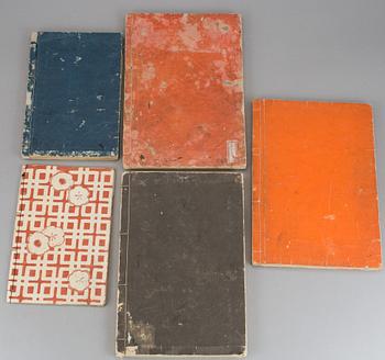 JAPANSKA BÖCKER, 5 st, bland annat Toykuni III, 1900-tal.