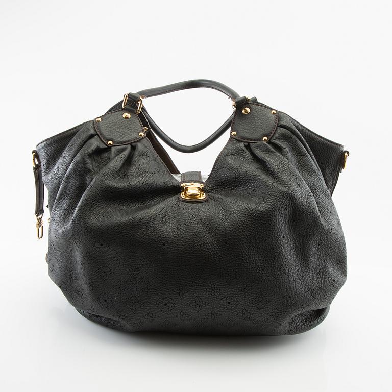 Louis Vuitton,.