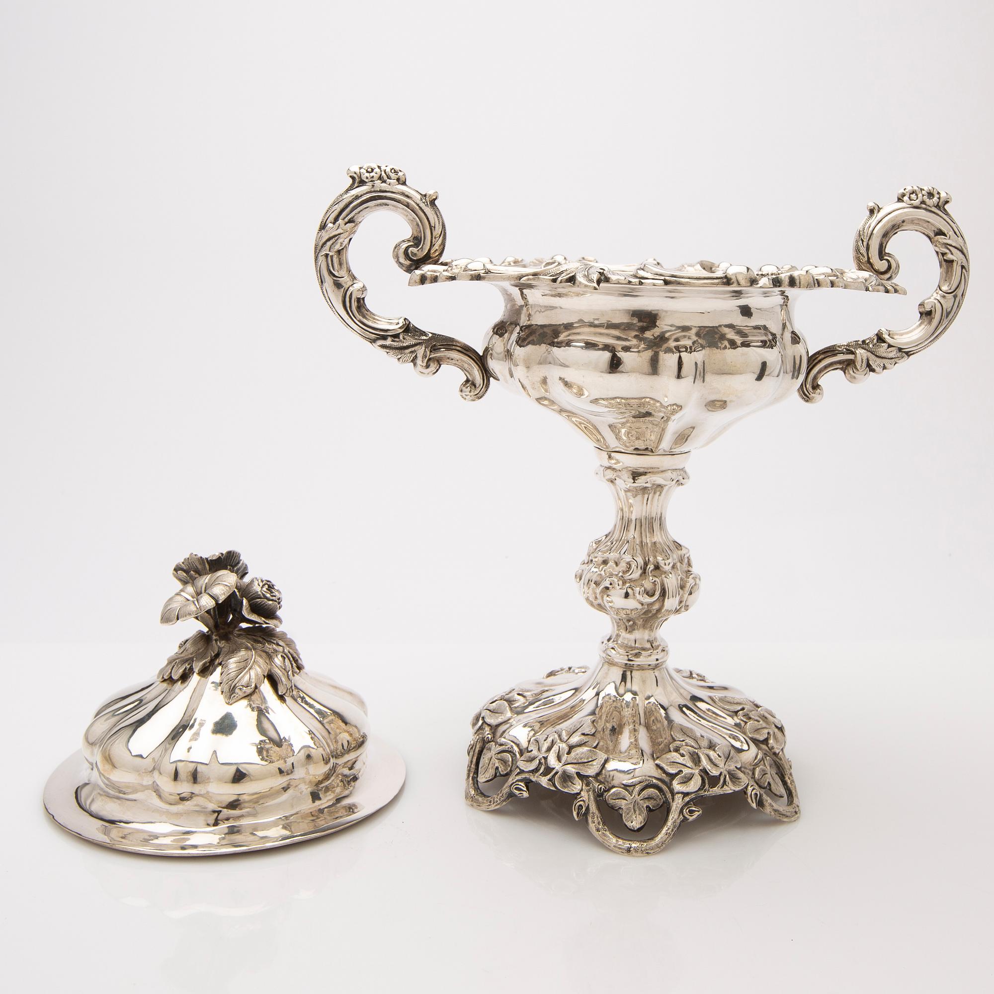 Sugar bowl with lid, silver, Christopher Creutz, Stockholm, 1857.