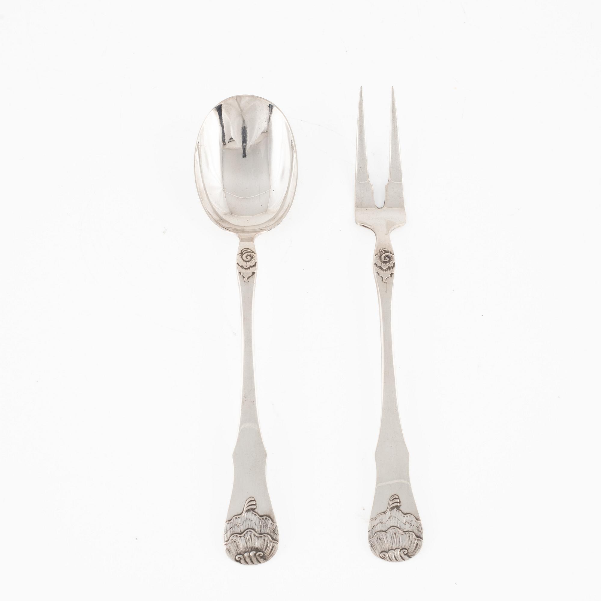 A pair of Norwegian Silver Serving Cutlery, David Andersen, circa 1910-20.