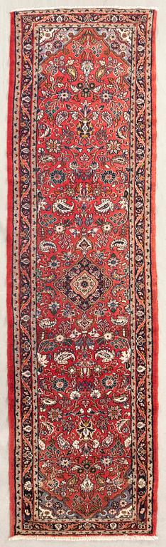 Carpet Oriental semi-antique gallery approx. 300x81 cm.