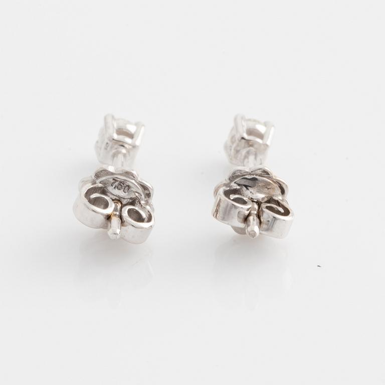 Earrings with brilliant-cut diamonds.