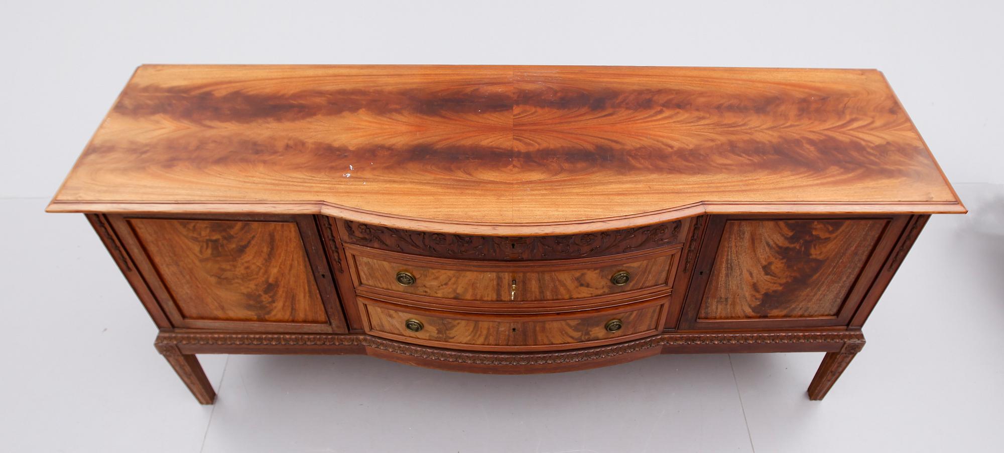 SIDEBOARD, gustaviansk stil, 1900-talets mitt.