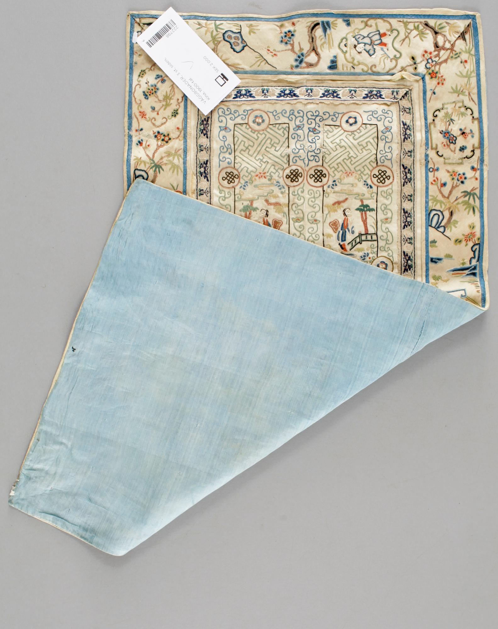 TEXTILIER, 3 st, siden, Kina, 1900-tal.