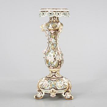 PIEDESTAL, porslin, 1900-talets första hälft.