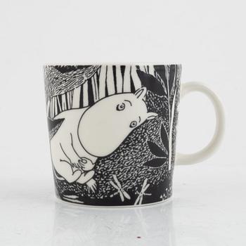 A 'Moomintroll Daydreaming' Moomin Characters porcelain mug, Arabia, Finland, 2005.