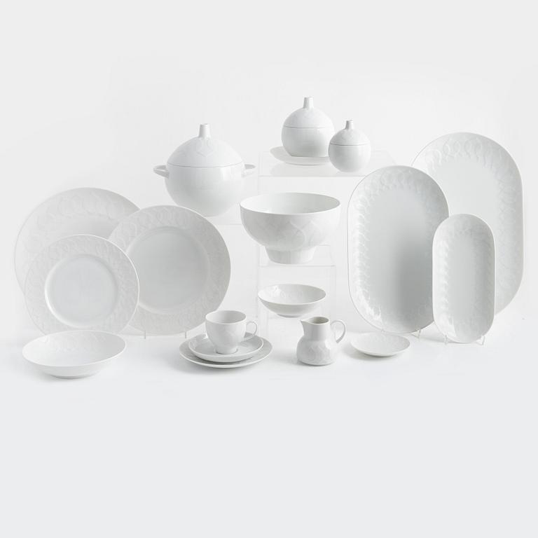 Björn Wiinblad, a 72-piece porcelain dinner service, "Lotus", Rosenthal, Germany.