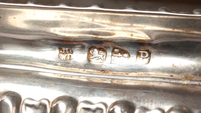 SALTKAR, 4 st, silver, John & William Deakin, England, omkring 1900. Vikt ca 154 g.