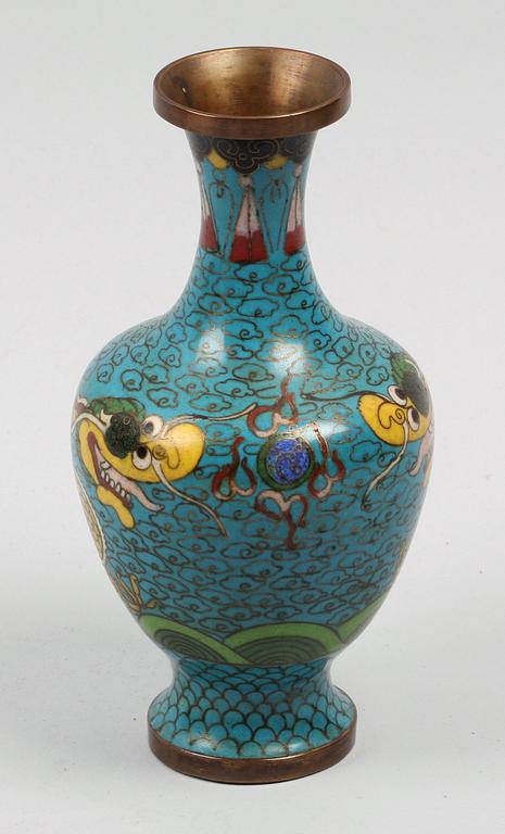 VAS, cloisonné. Orientalisk.