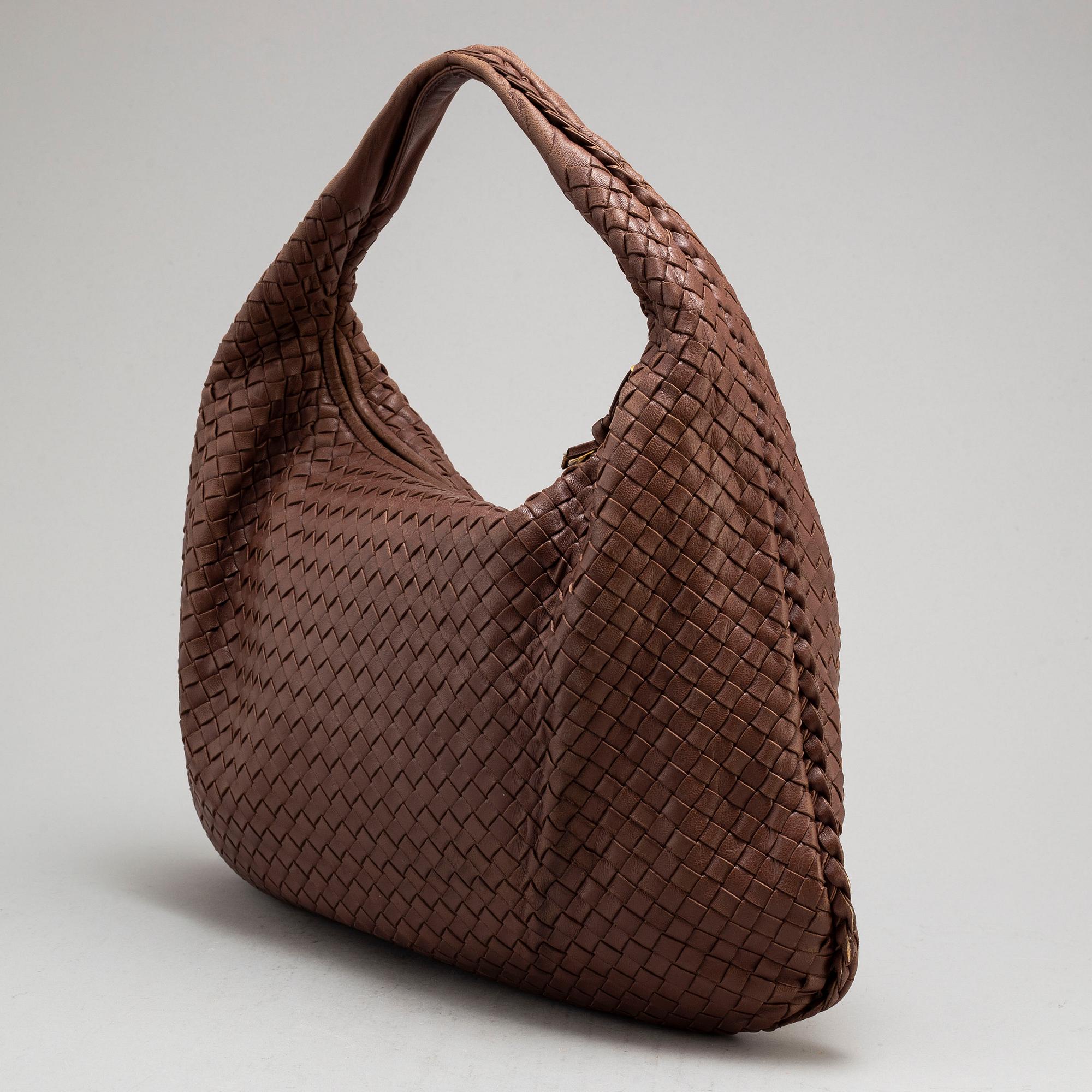 BOTTEGA VENETA, a 'Veneta' bag.