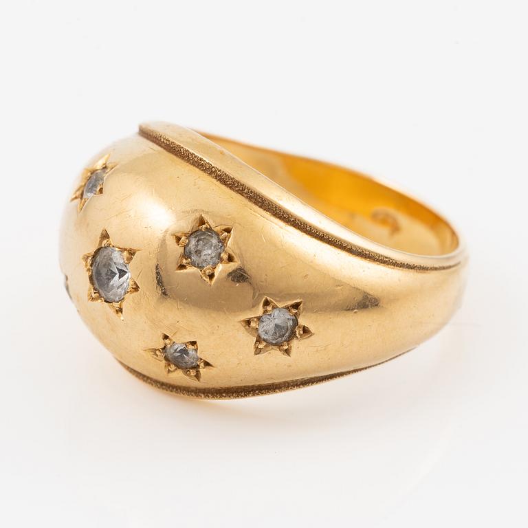 Ring, 18K gold, bombé, set with white stones.