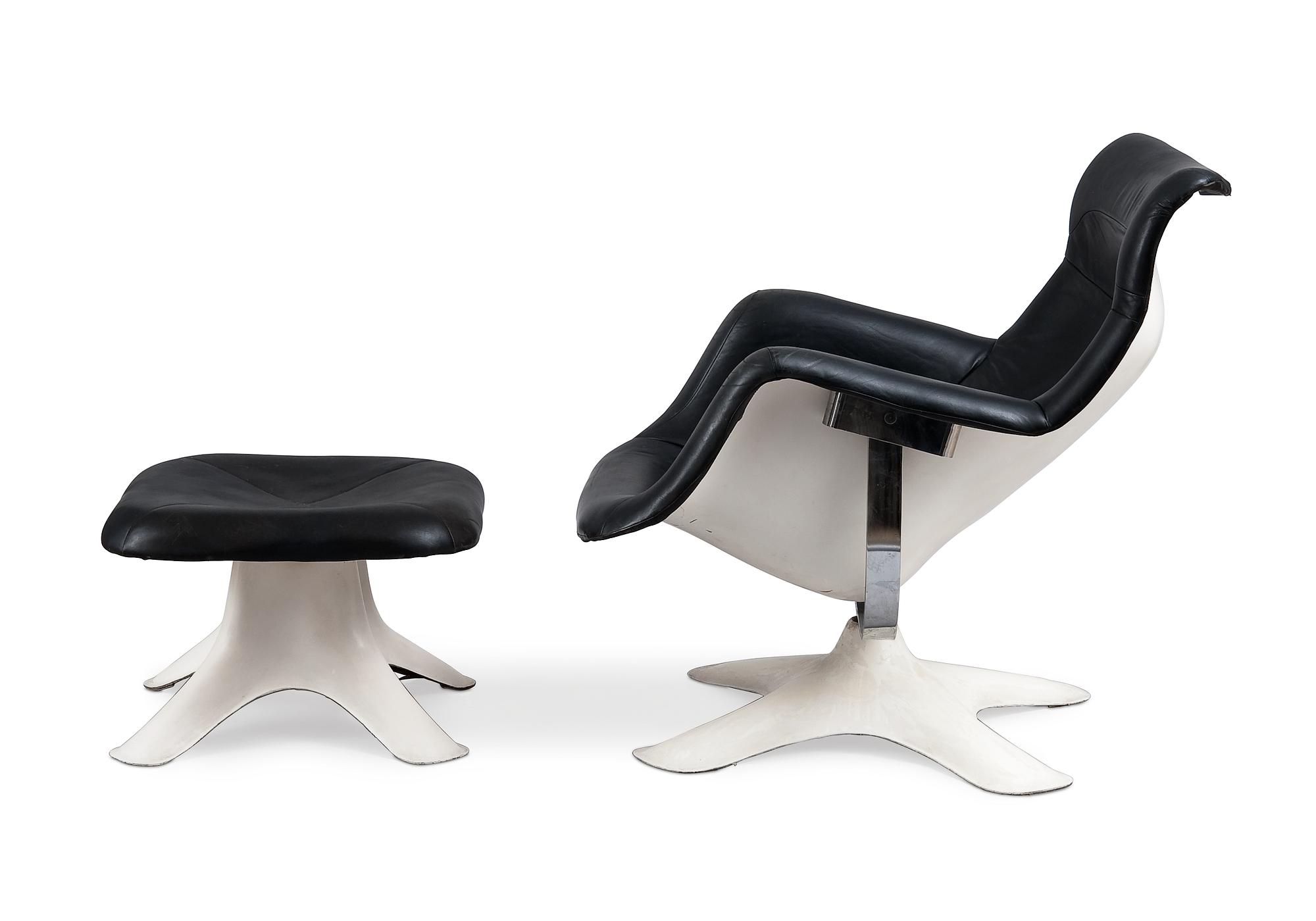 Yrjö Kukkapuro, KARMSTOL OCH FOTPALL.