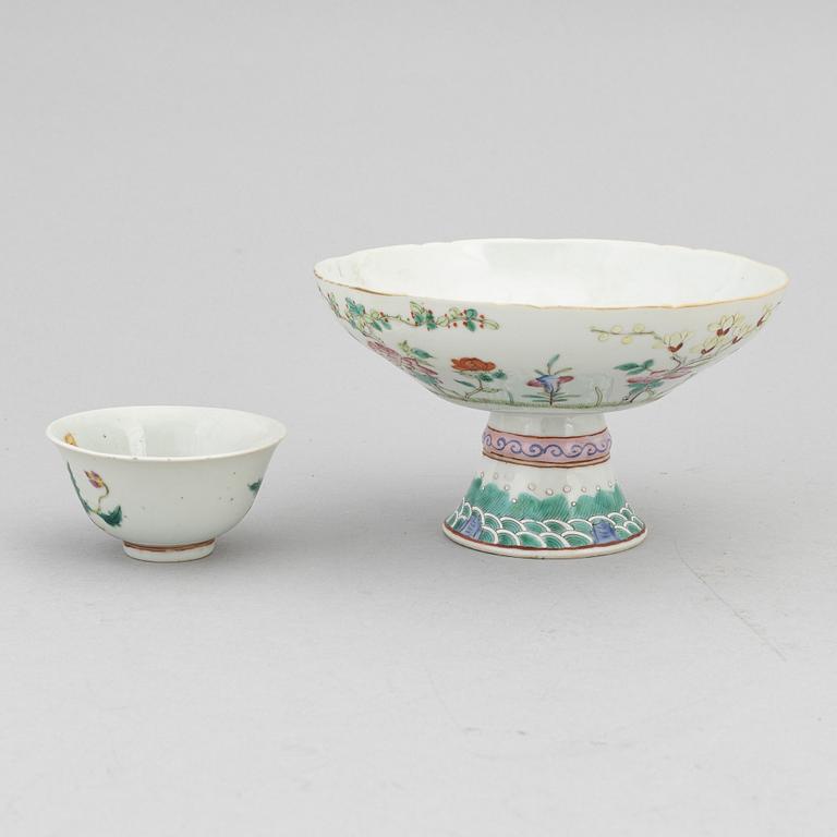 A Chinese porcelain tazza, bowl and teapot, late Qing dynasty, late 19th century.