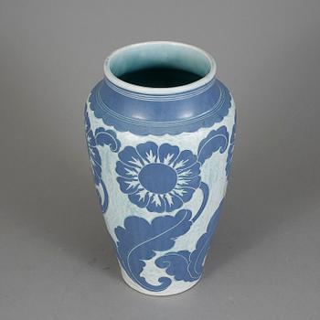 VAS, flintgods, "Sgrafitto", Josef Ekberg, signerad och daterad Gustavsberg 1921.