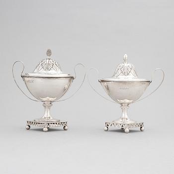 Nils Limnelius, sockerskålar, 2 st, silver, empir, Stockholm 1811.