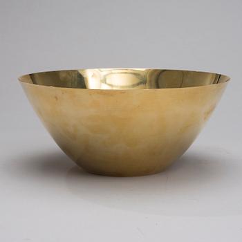 ARNE JACOBSEN, A BRASS BOWL. Marked: Stelton brassware Denmark. 1960s.