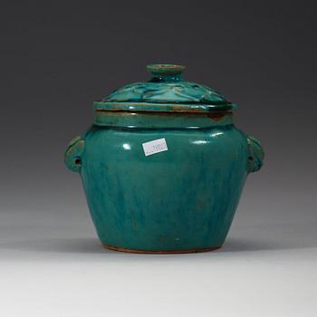 A turquoise-glazed jar with cover, Ming dynasty (1368-1644).