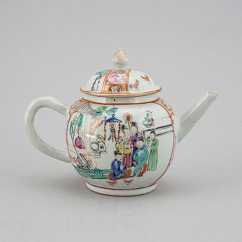 A famille rose teapot with cover, Qing dynasty, Qianlong (1736-95).