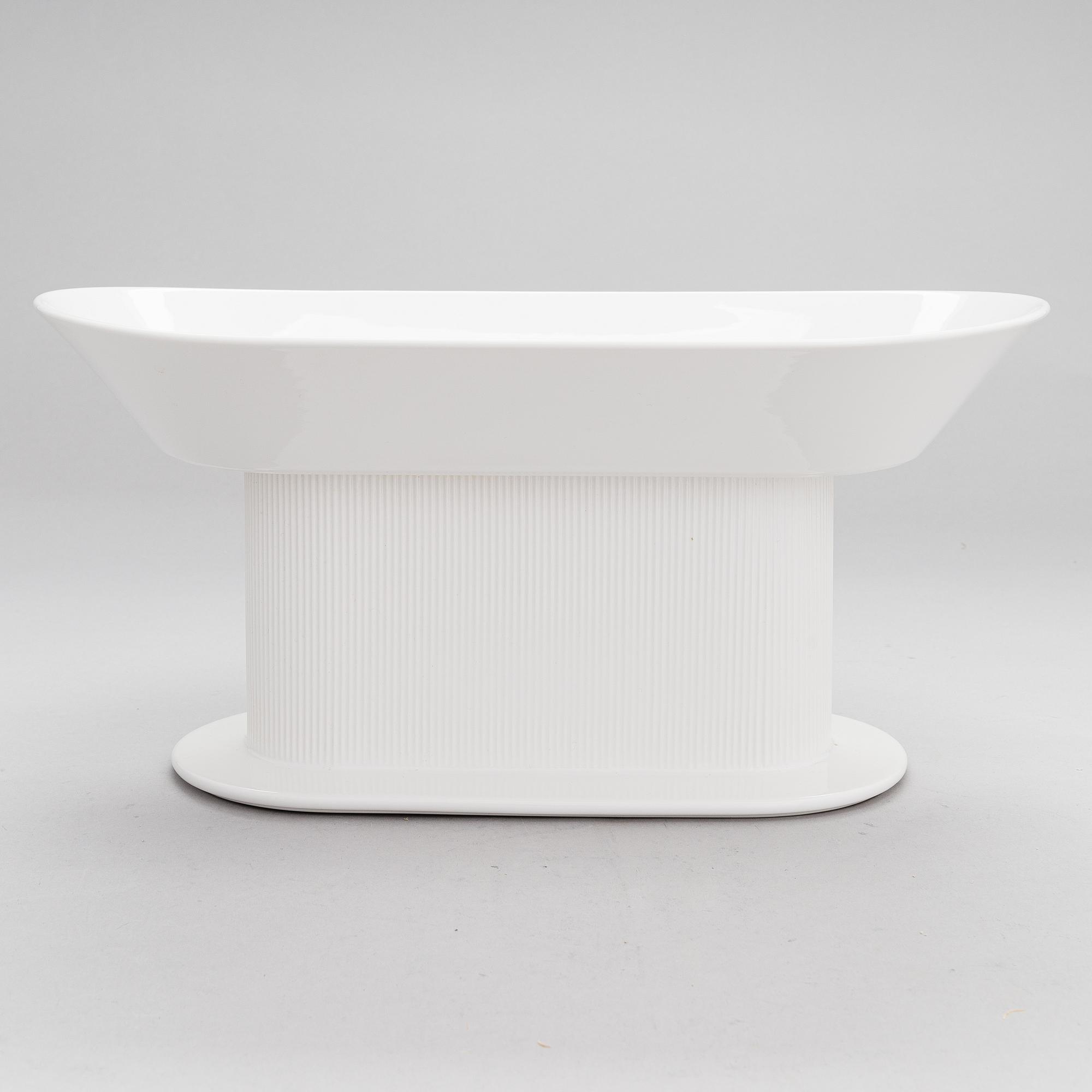 Heikki Orvola, a serving dish 'Fontana', Arabia Pro Art Collection Finland.