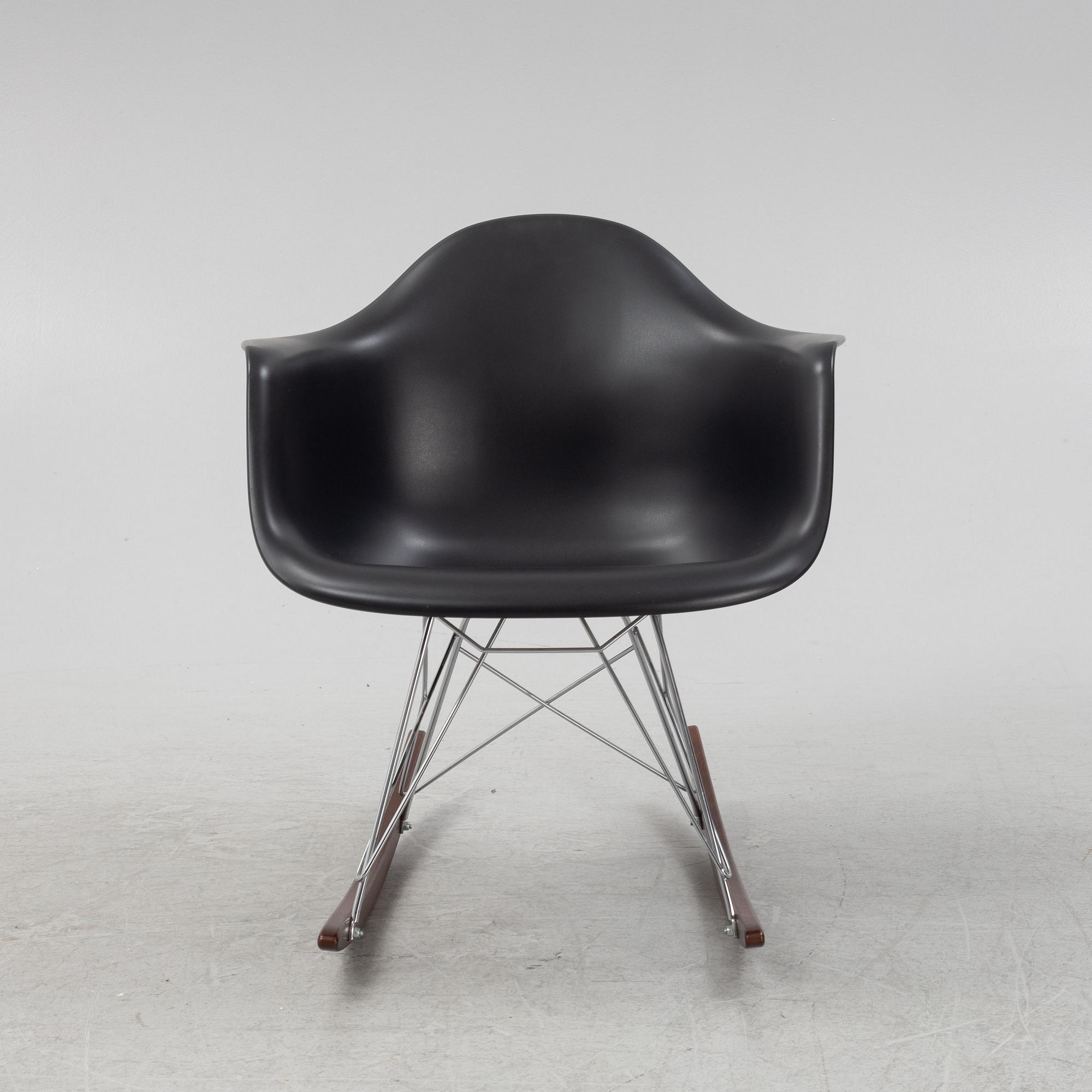 Charles and Ray Eames, rocking chair, "Eames Plastic Armchair RAR", Vitra 2004.
