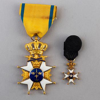 ORDER of the Sword, Sweden, a Knights Cross, 18 k gold and enamel, CF Carlman Stockholm 1957.