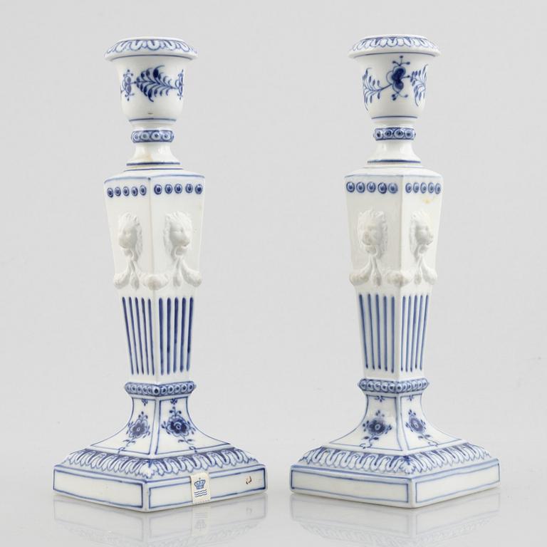 Royal Copenhagen, a 49-piece "Blue Fluted" porcelain service, half and full lace, Denmark.