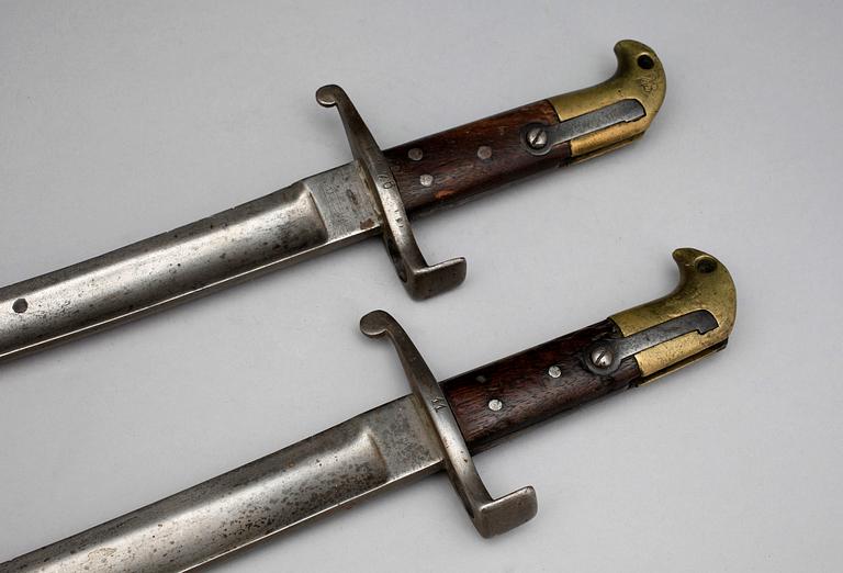 BAJONETTER, 2 st, tidigt 1900-tal.
