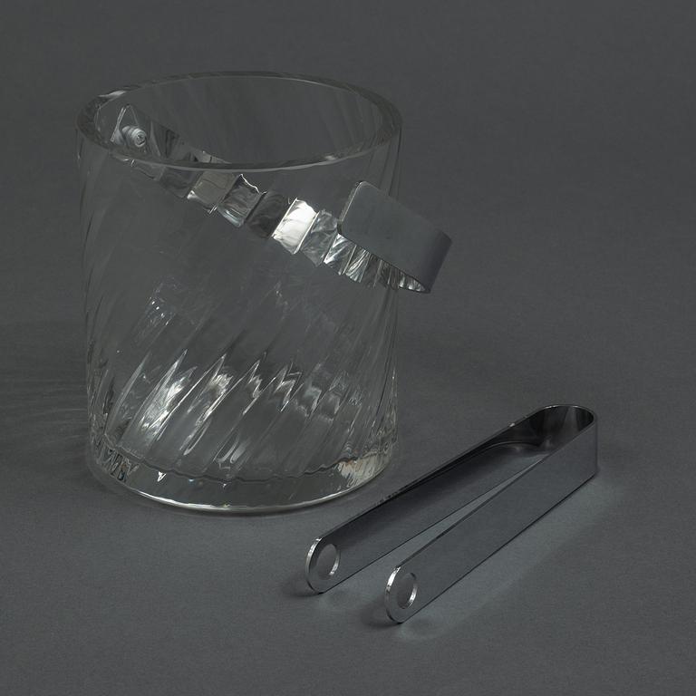 Gunnar Cyrén, a 94-piece "Helena" glass service, Orrefors.