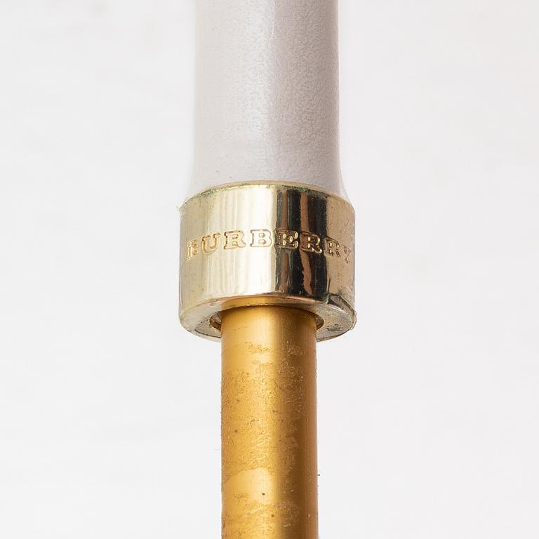 Burberry, umbrella.