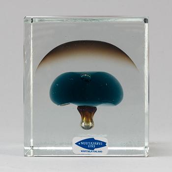 OIVA TOIKKA, An annual glass cube by Oiva Toikka, signed Oiva Toikka, Nuutajärvi 1983, numbered 37/2000.