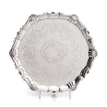 311. An English silver salver/dish, mark of John Robinson II, London 1740.