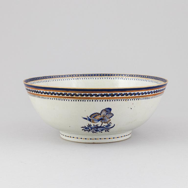 Bålskål, porslin, Kina, Jiaqing (1796-1820).