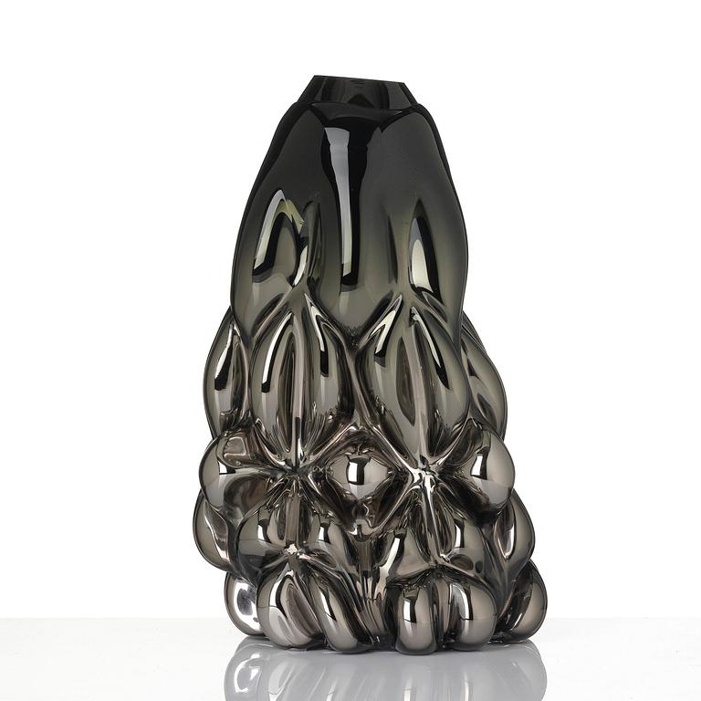 Hanna Hansdotter, “Tiffany Print, Black Metallic”, a glass sculpture, The Glass Factory, Boda Glasbruk, 2018.
