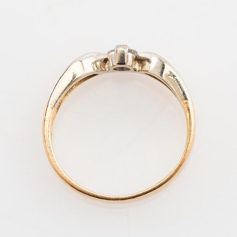 Ring 18K rött och vitt guld med en rund briljantslipad diamant, Raiteri & Carrero Valenza Italien.