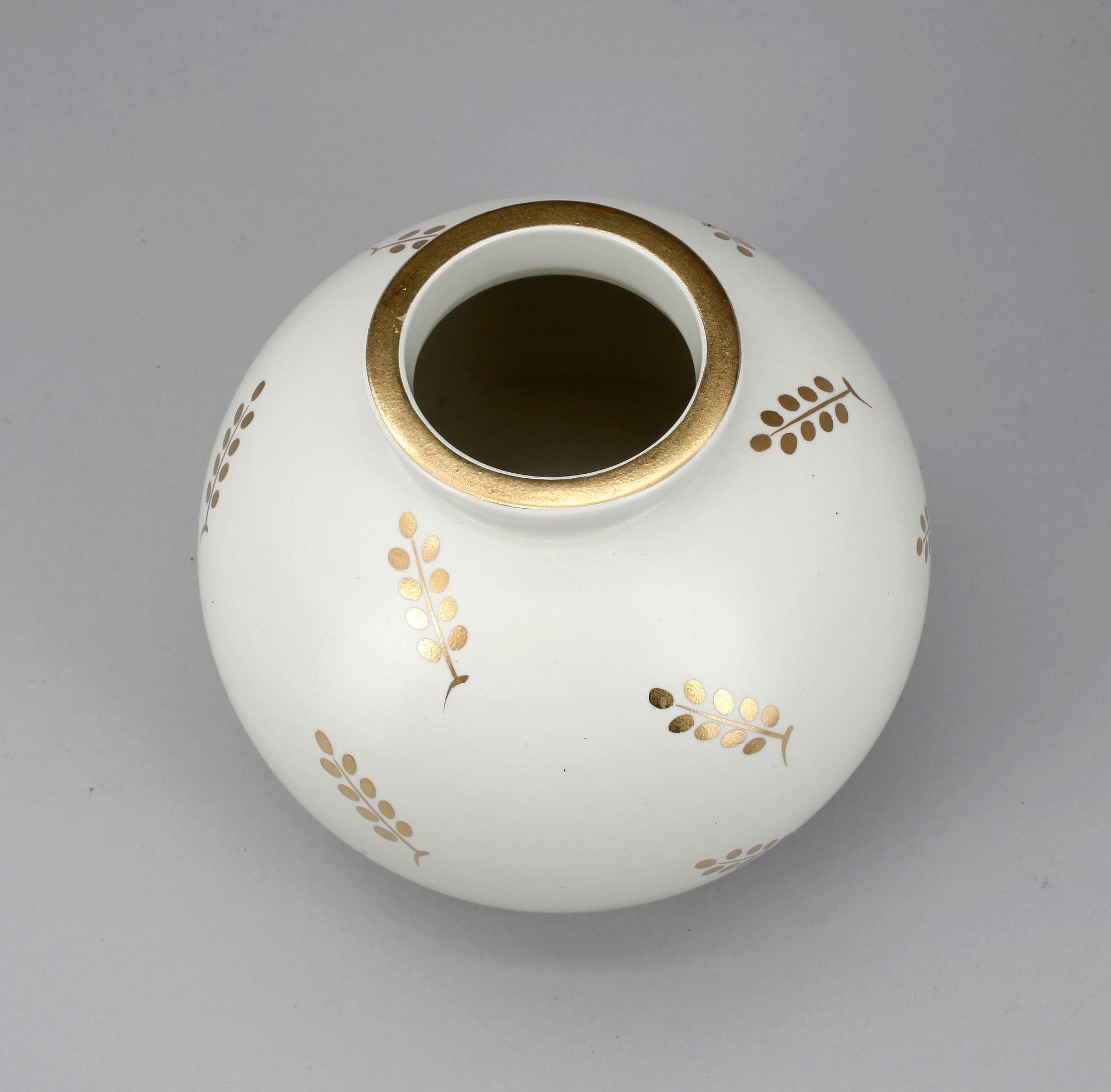 VAS, stengods, "Guldcararra", Wilhelm Kåge, Gustavsberg, 1942.