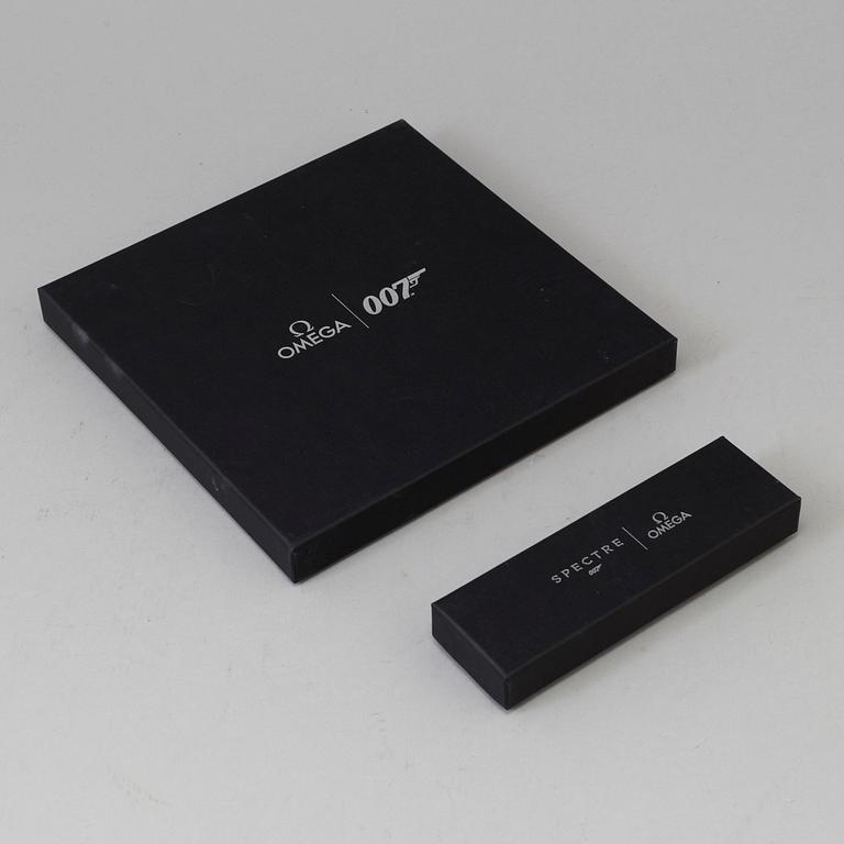 OMEGA, Pocket square / Pen.