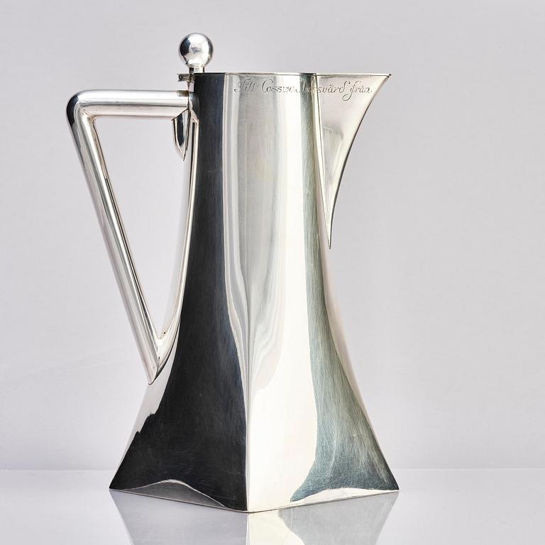 C.G. Hallberg, kaffekanna, silver, Stockholm 1900.