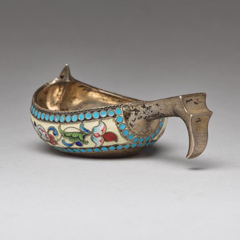 A Russian early 20th century silver-gilt and enameled kovsh, mark possibly of Sasikow, Moscow 1899-1908.