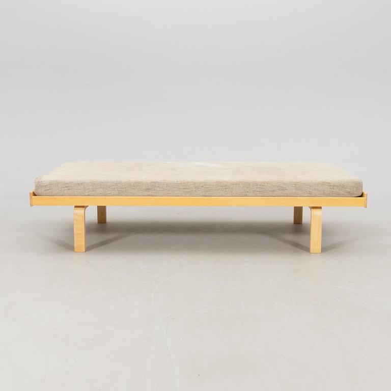 Alvar Aalto, dagbädd, modell 710, Artek, Finland.
