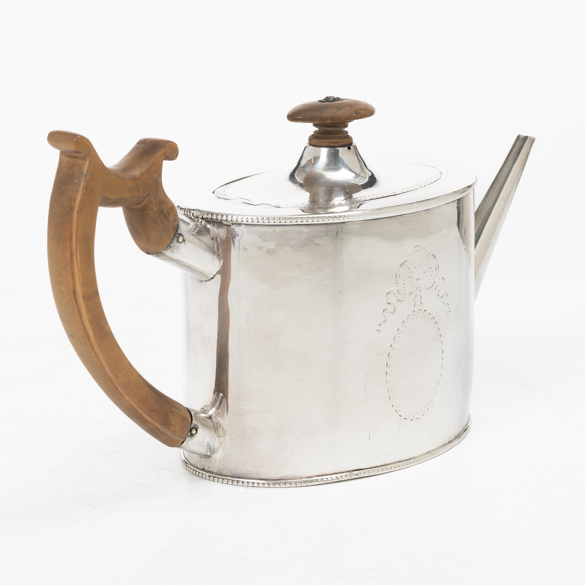 Tekanna, silver, London 1784.