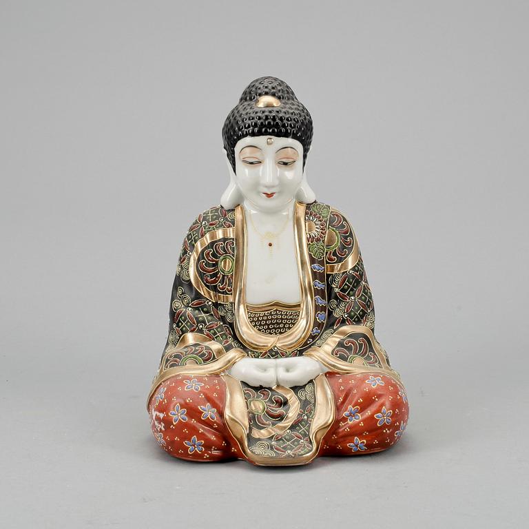 BUDDHA, porslin, Japan, 1900-talets första hälft.