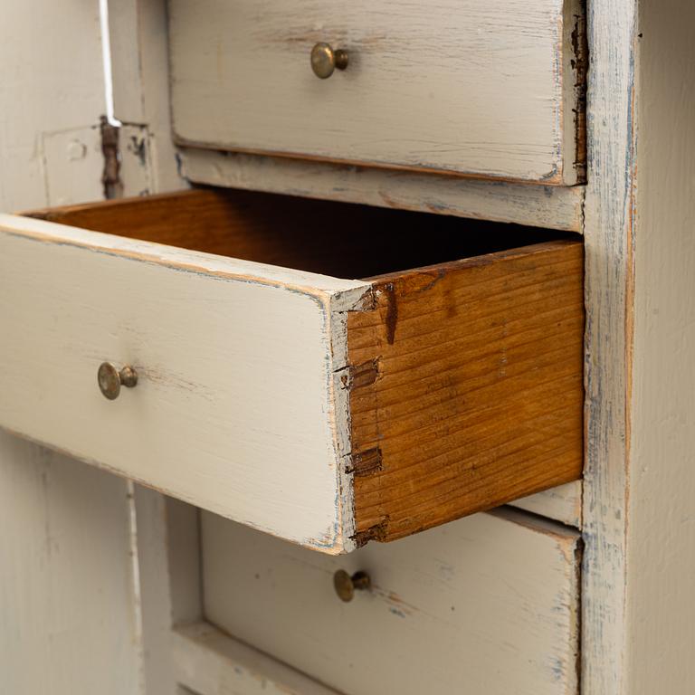 A cabinet, 19th century.