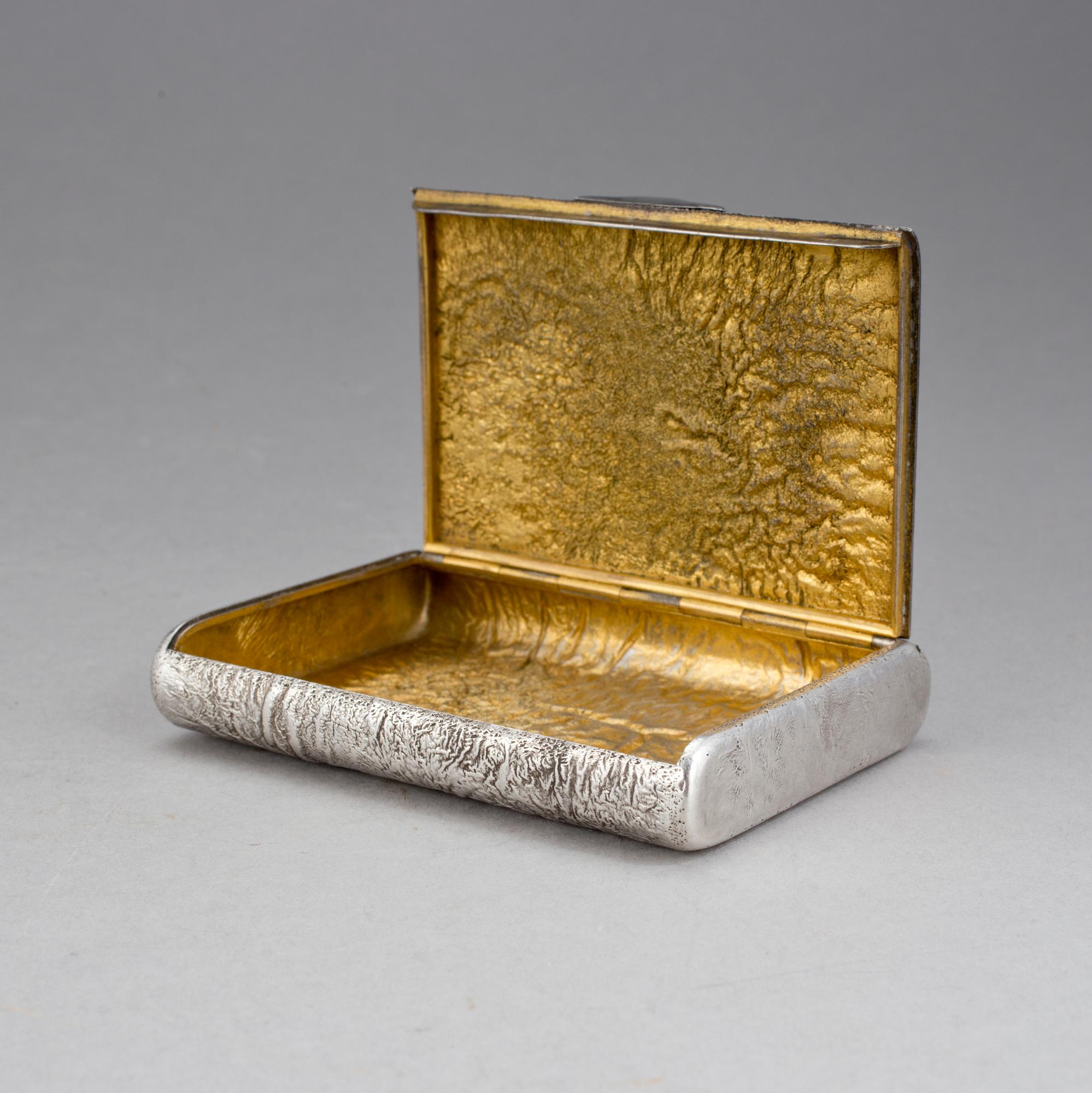 CIGARETTETUI, Ryssland, 1900-talets början. Vikt 154 g.