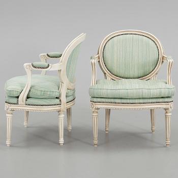 KARMSTOLAR, ett par, gustaviansk stil, 1900-talets första hälft.