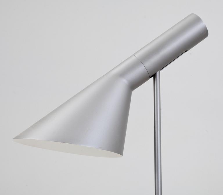 GOLVLAMPA, "AJ", Arne Jacobsen, Louis Poulsen, 1900-talets andra hälft.