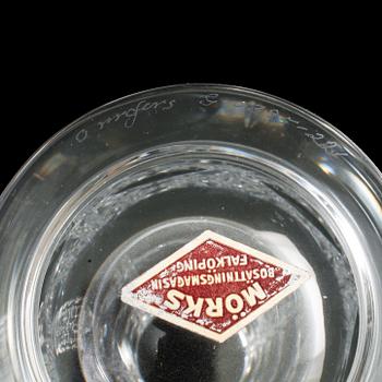 VASER, 2 st, glas, "Tusen Fönster", Simon Gate, Orrefors, modellen formgiven 1934.