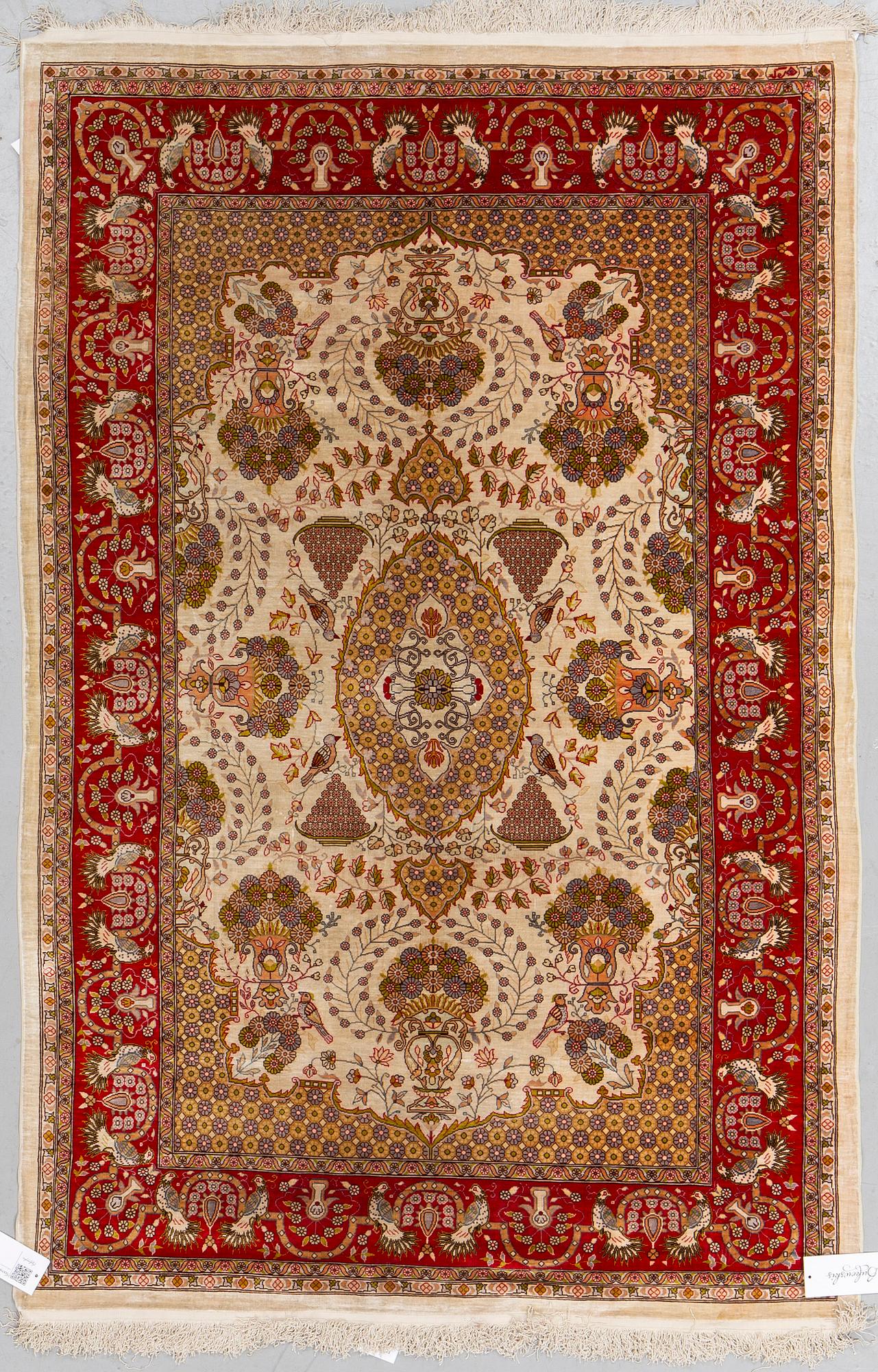 Matta, silke Hereke, ca 164 x 106 cm.