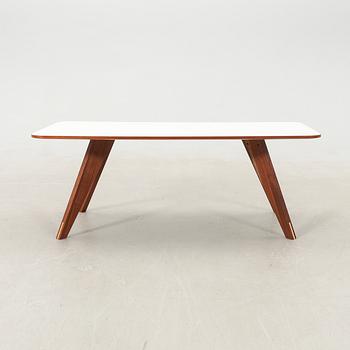 Michael H. Nielsen, coffee table, "New Mood" for Bolia, 21st century.